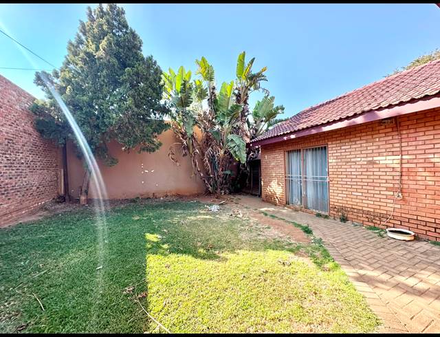 3 BEDROOM HOUSE FOR SALE IN CAPRICORN